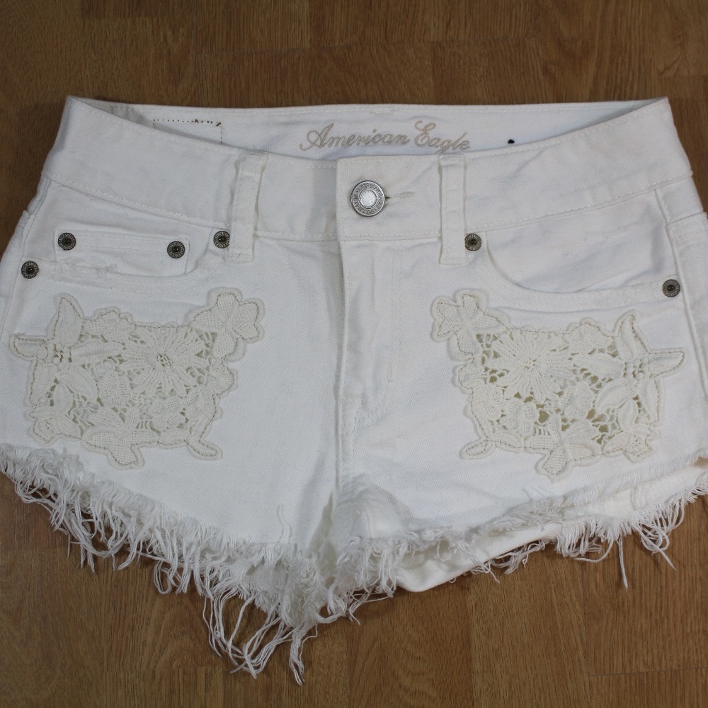 American Eagle Women's White Denim Shorts